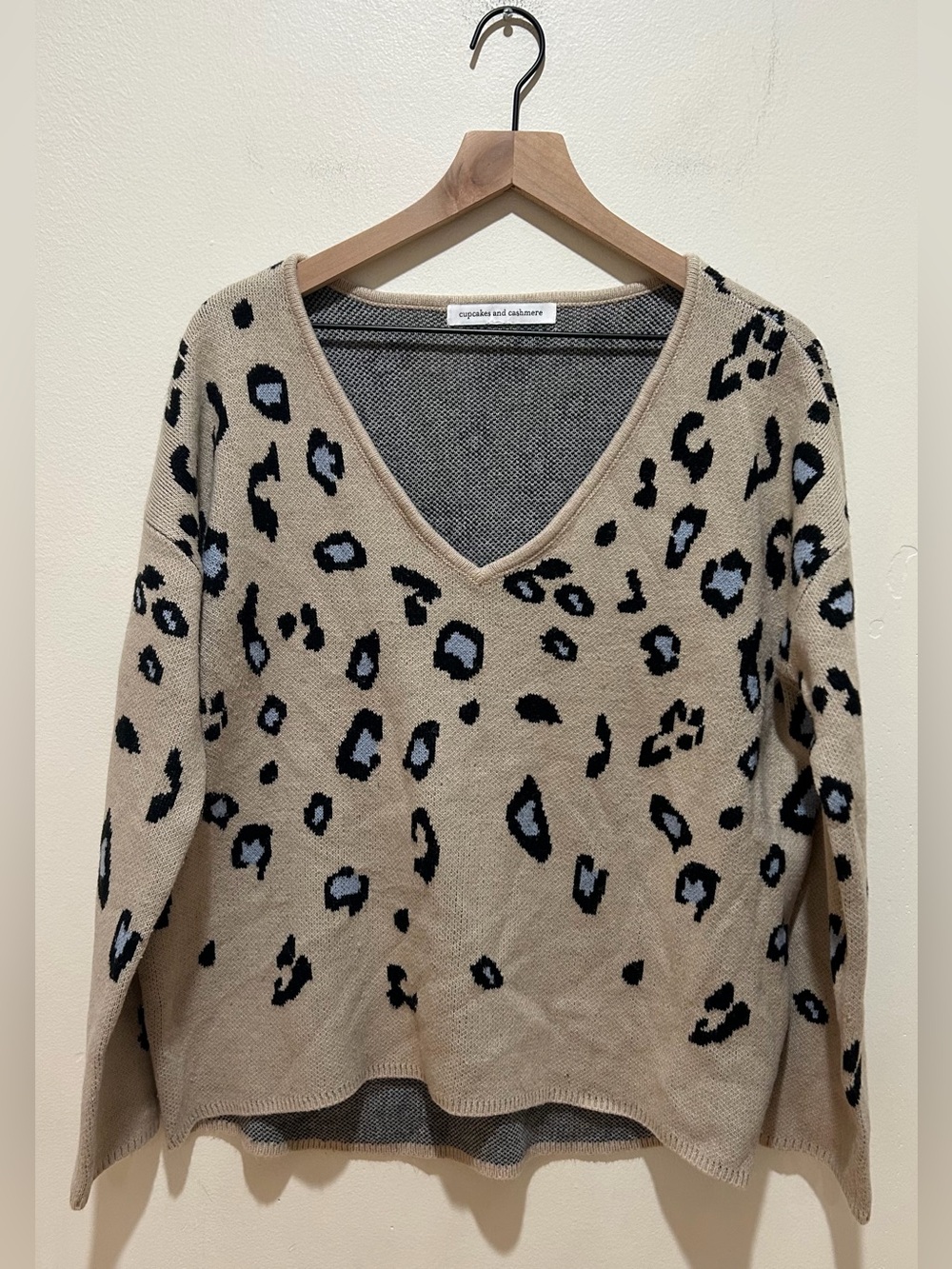 Cupcakes and Cashmere Zoe Leopard Jacquard Oversized Animal Print Sweater Small